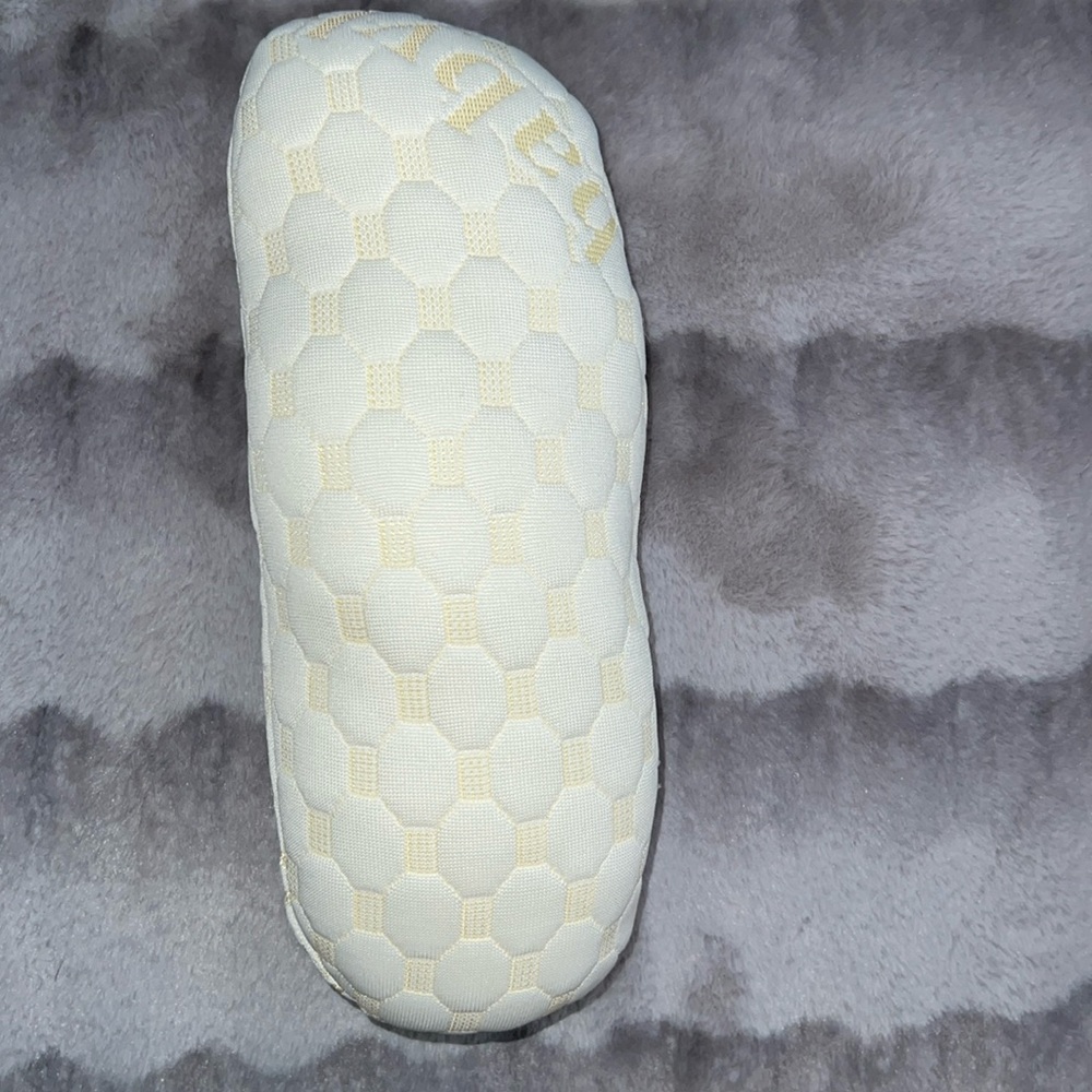 Baby bub maternity crescent knee pillow